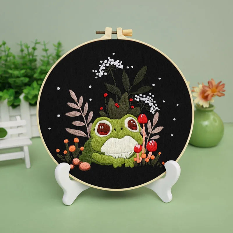CraftHoop Frogs & Flowers Embroidery Kit