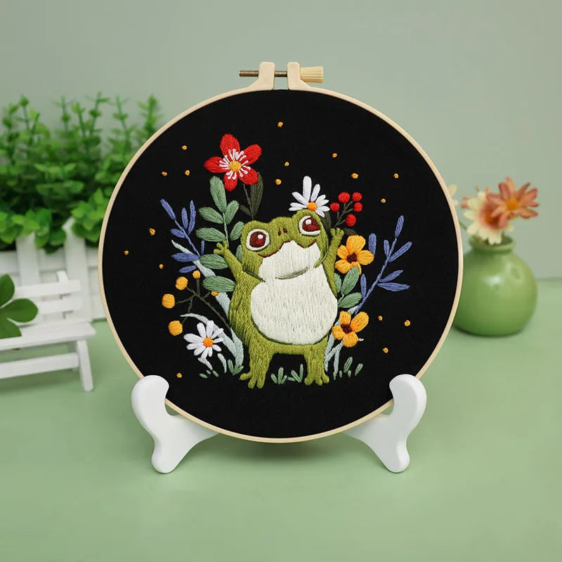 CraftHoop Frogs & Flowers Embroidery Kit