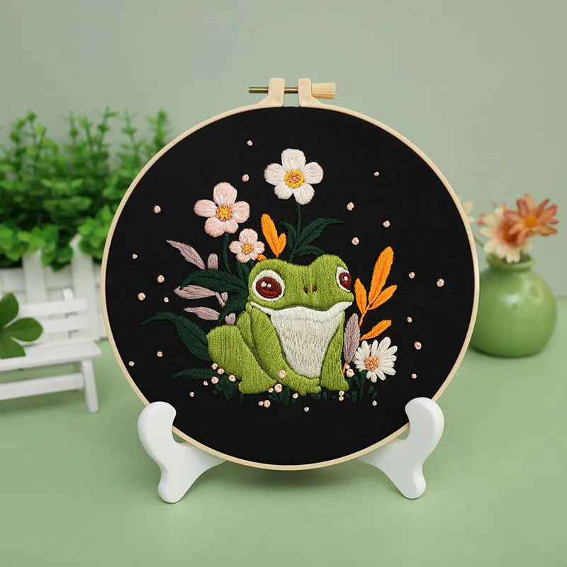 CraftHoop Frogs & Flowers Embroidery Kit