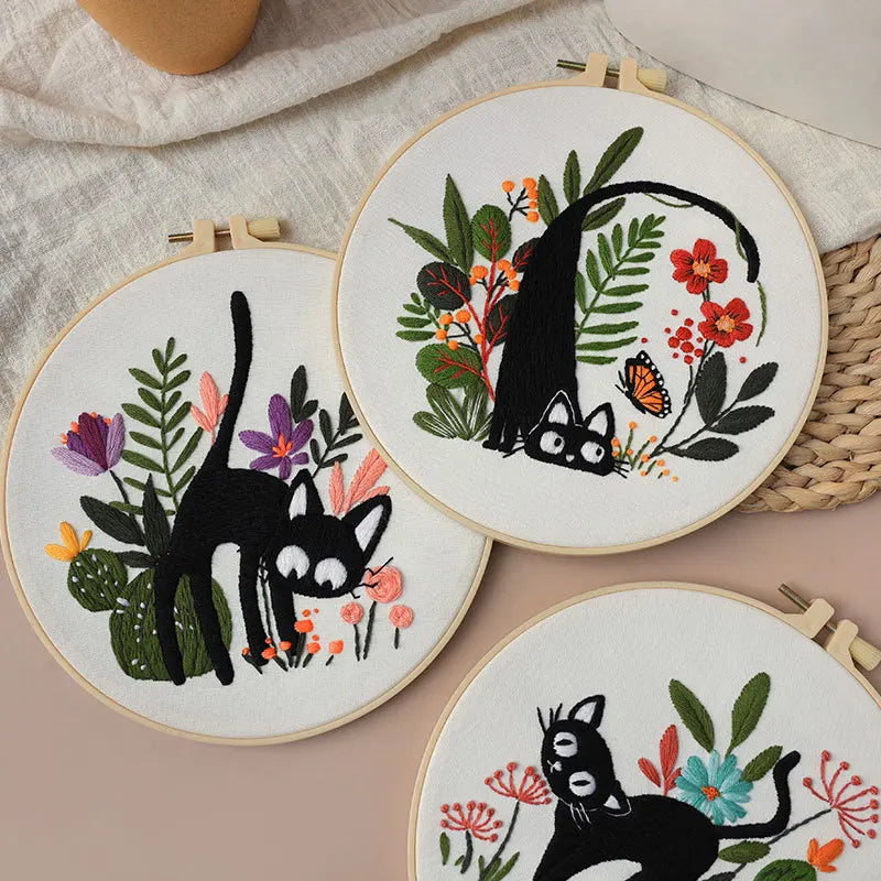CraftHoop Black Cat Charm Embroidery Kit