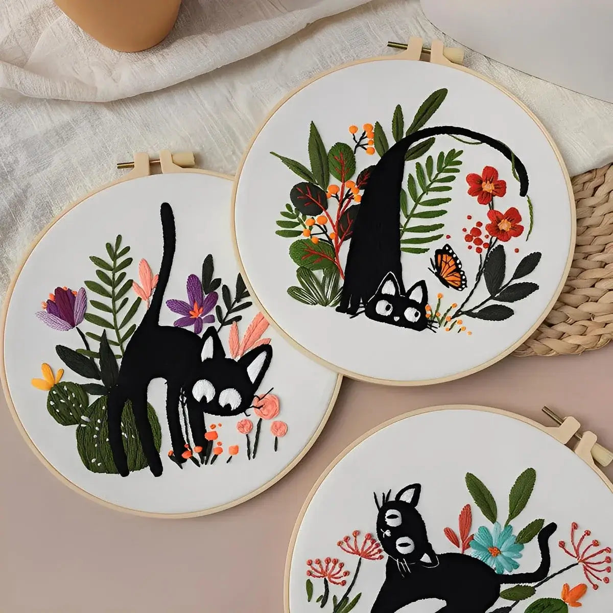 CraftHoop Black Cat Charm Embroidery Kit