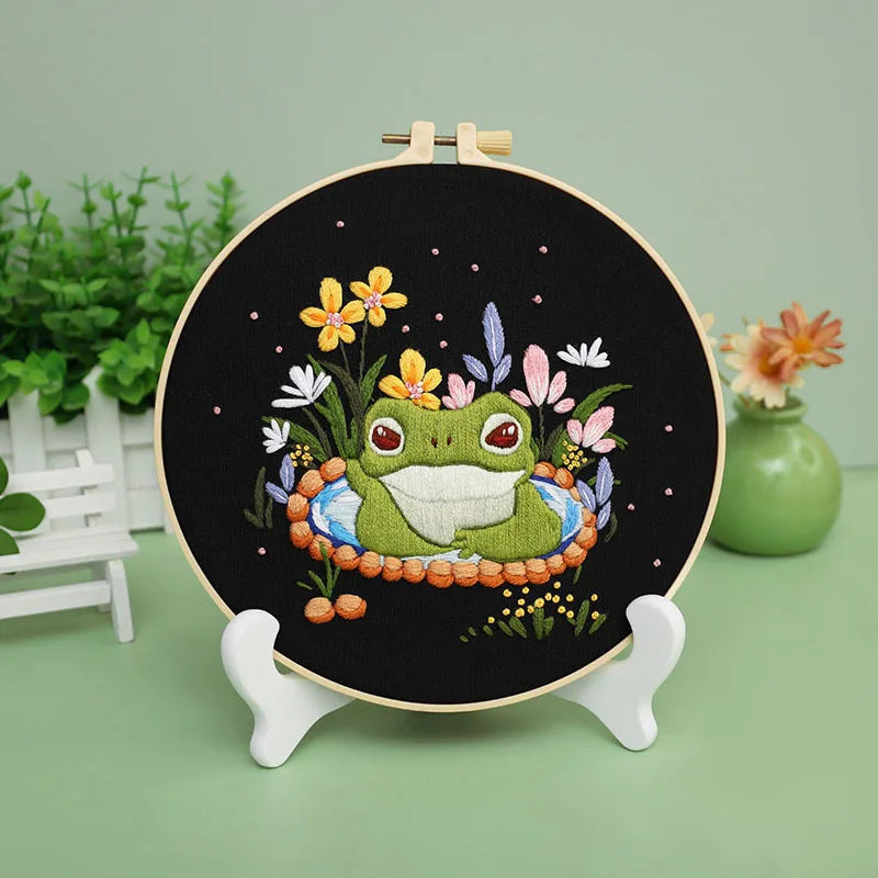 CraftHoop Frogs & Flowers Embroidery Kit
