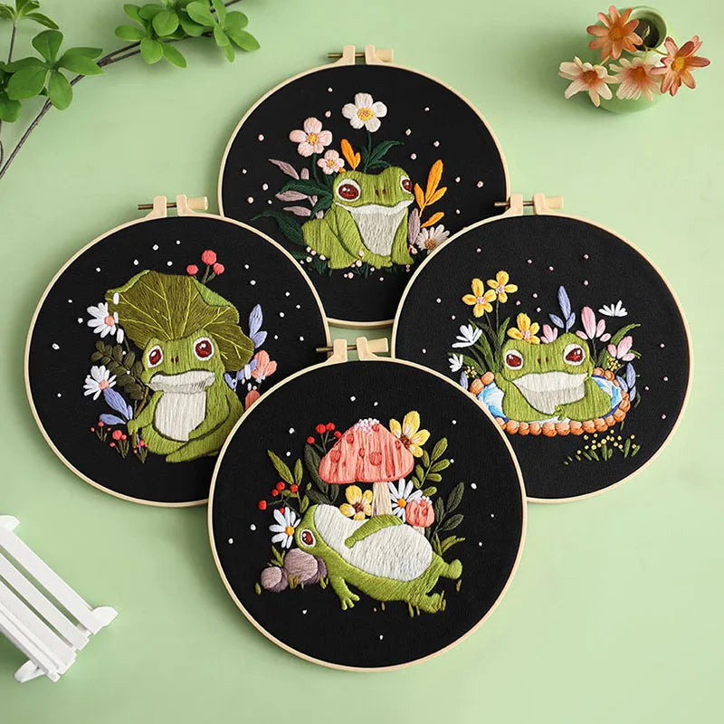 CraftHoop Frogs & Flowers Embroidery Kit