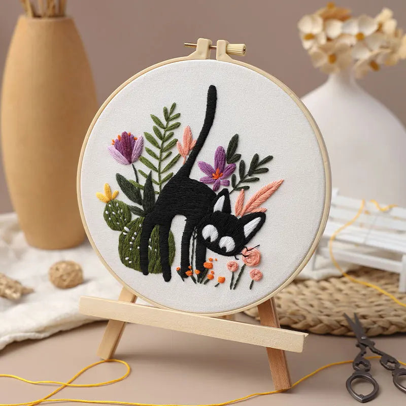 CraftHoop Black Cat Charm Embroidery Kit