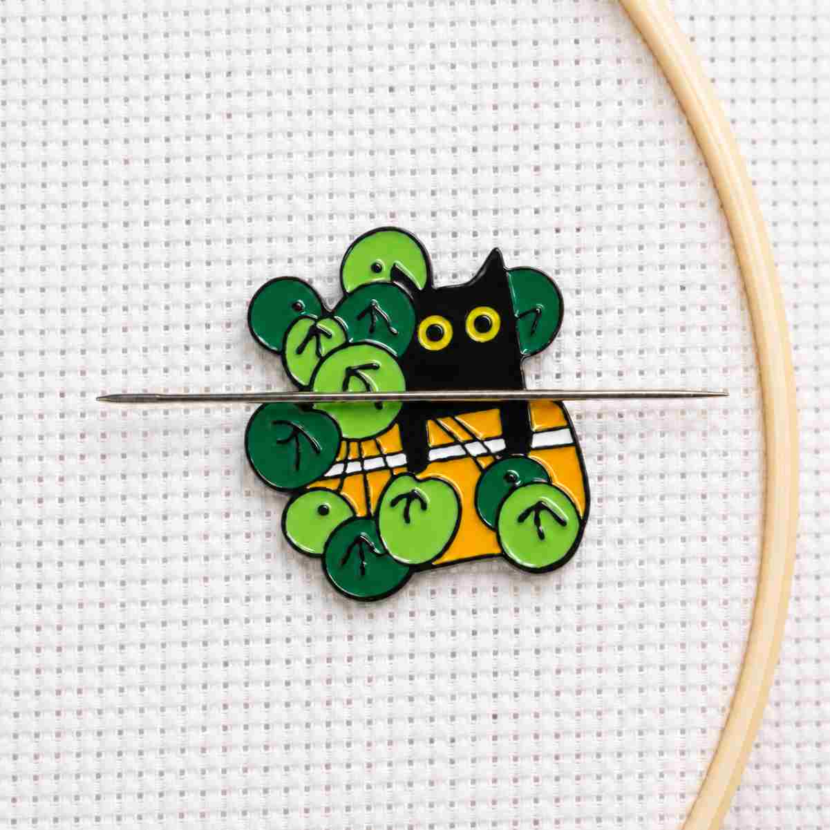 Magnetic Needle Holders: Plant Cats