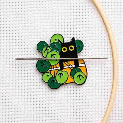 Magnetic Needle Holders: Plant Cats