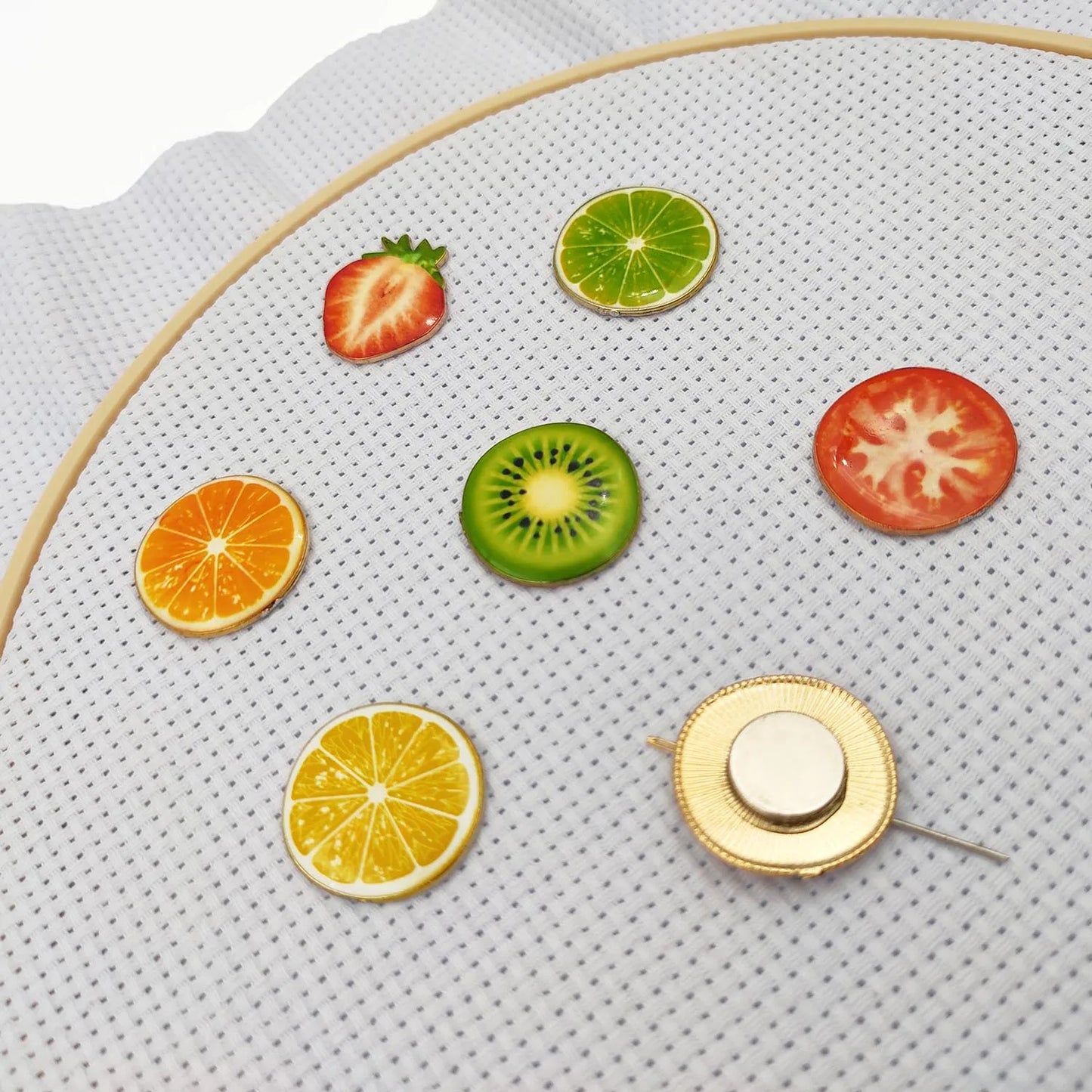 Magnetic Needle Holders: Fruits (2 Pieces)