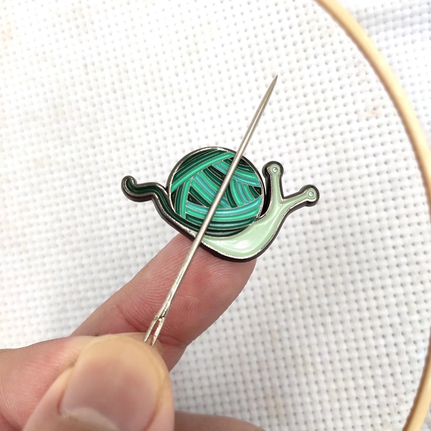 Magnetic Needle Holders: Snail