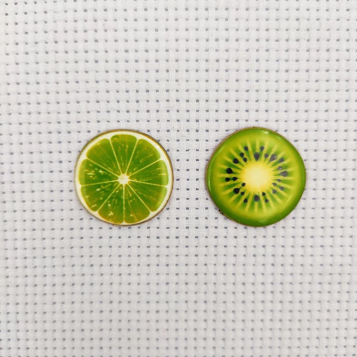 Magnetic Needle Holders: Fruits (2 Pieces)