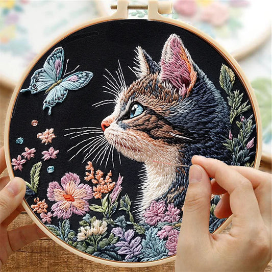 CraftHoop Cat Charm Embroidery Kit