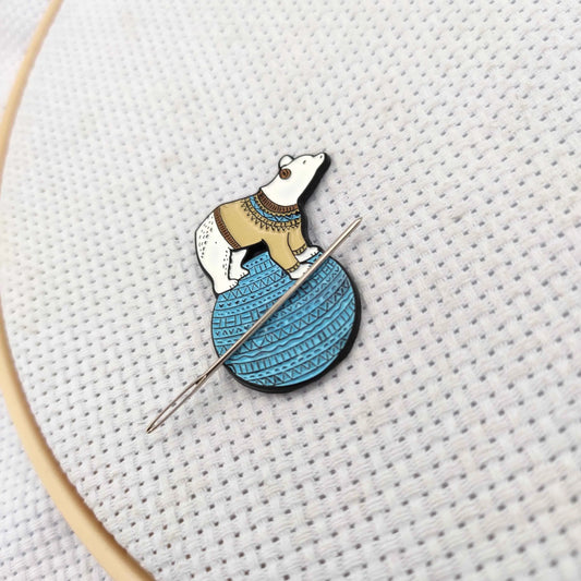 Magnetic Needle Holder: Polar Bear