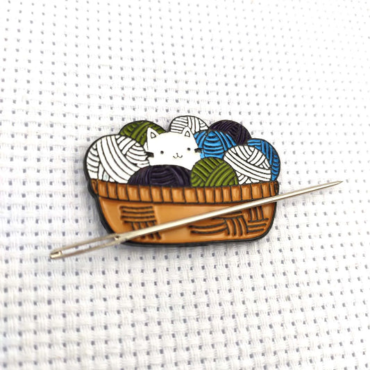 Magnetic Needle Holders: Cozy Cat