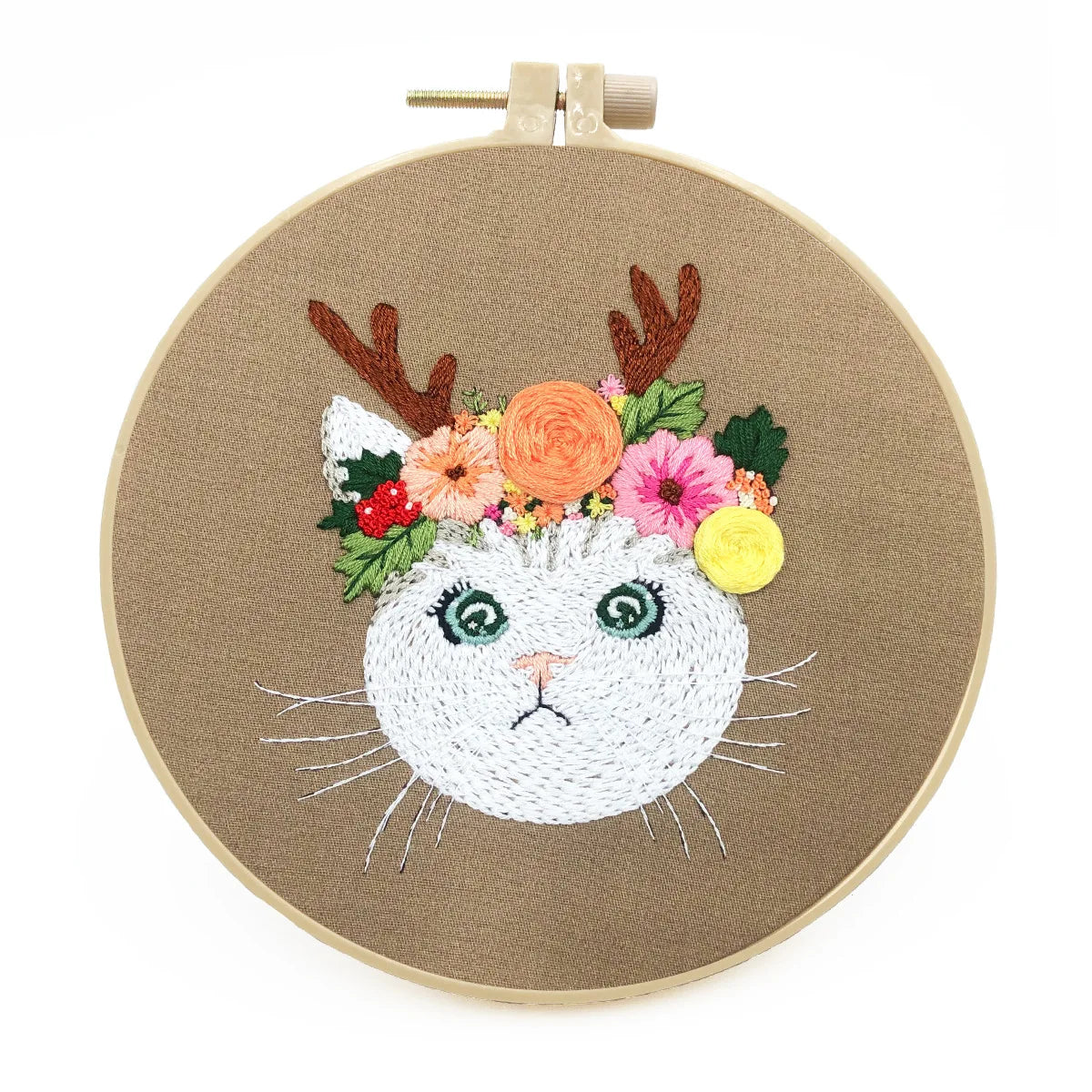 CraftHoop reindeer face embroidery in wooden hoop - Cute and festive DIY project for the holidays