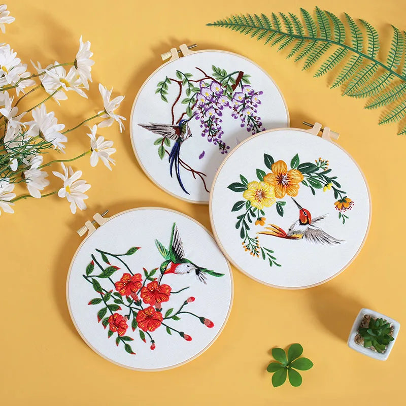 CraftHoop 3-Piece Set Hummingbird Embroidery Kit