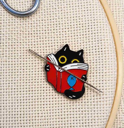 Magnetic Needle Holders: Cats & Books
